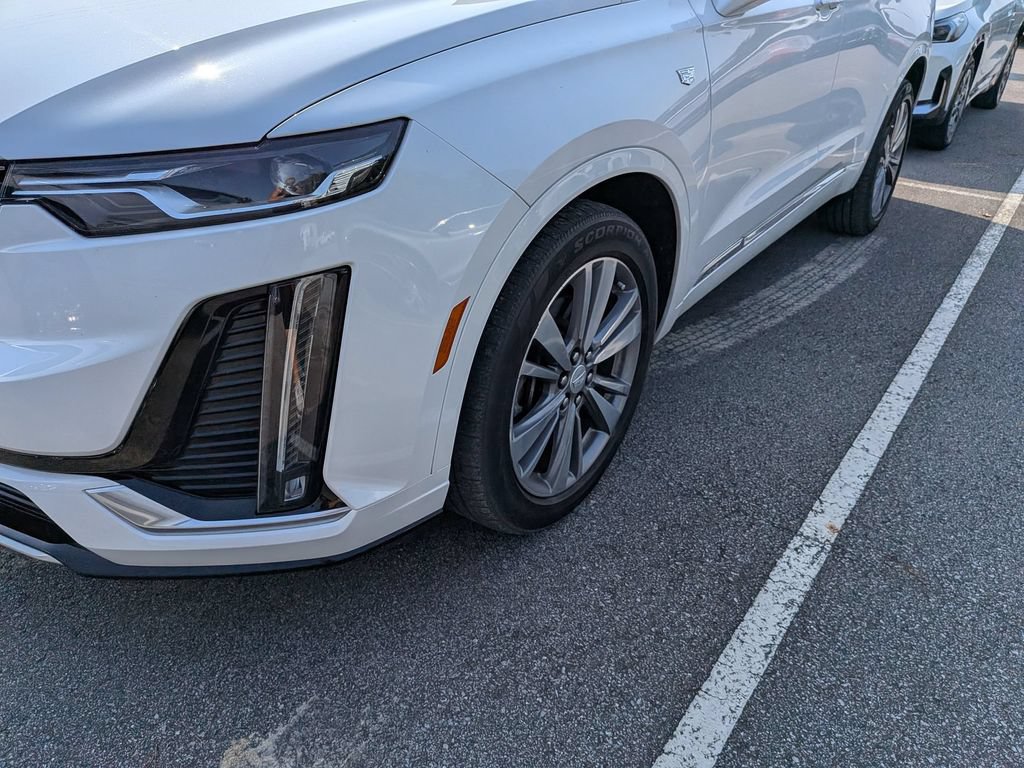 Used 2020 Cadillac XT6 Premium Luxury FWD image 3
