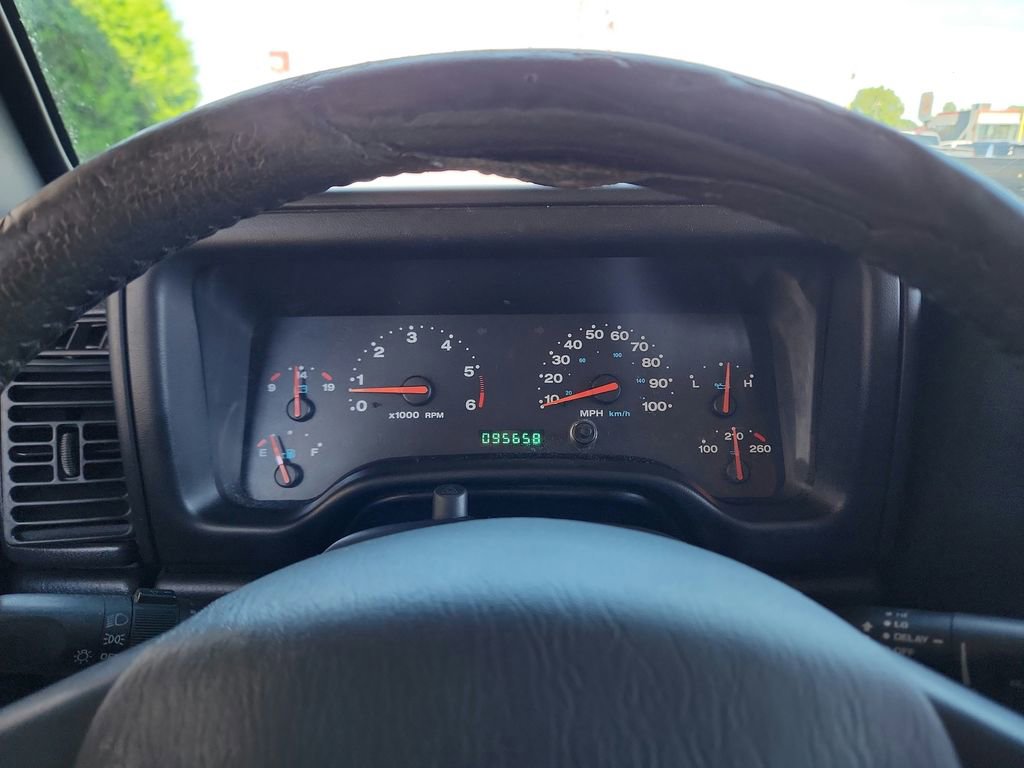Used 2004 Jeep Wrangler X w/ Wheel Plus Group AWD/4WD image 9