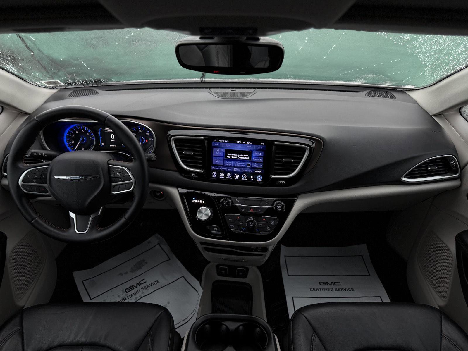 Used 2017 Chrysler Pacifica Touring-L w/ Tire & Wheel Group image 22