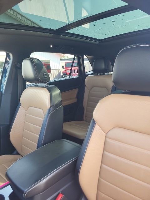 Used 2023 Volkswagen Atlas Cross Sport SEL Premium R-Line image 11