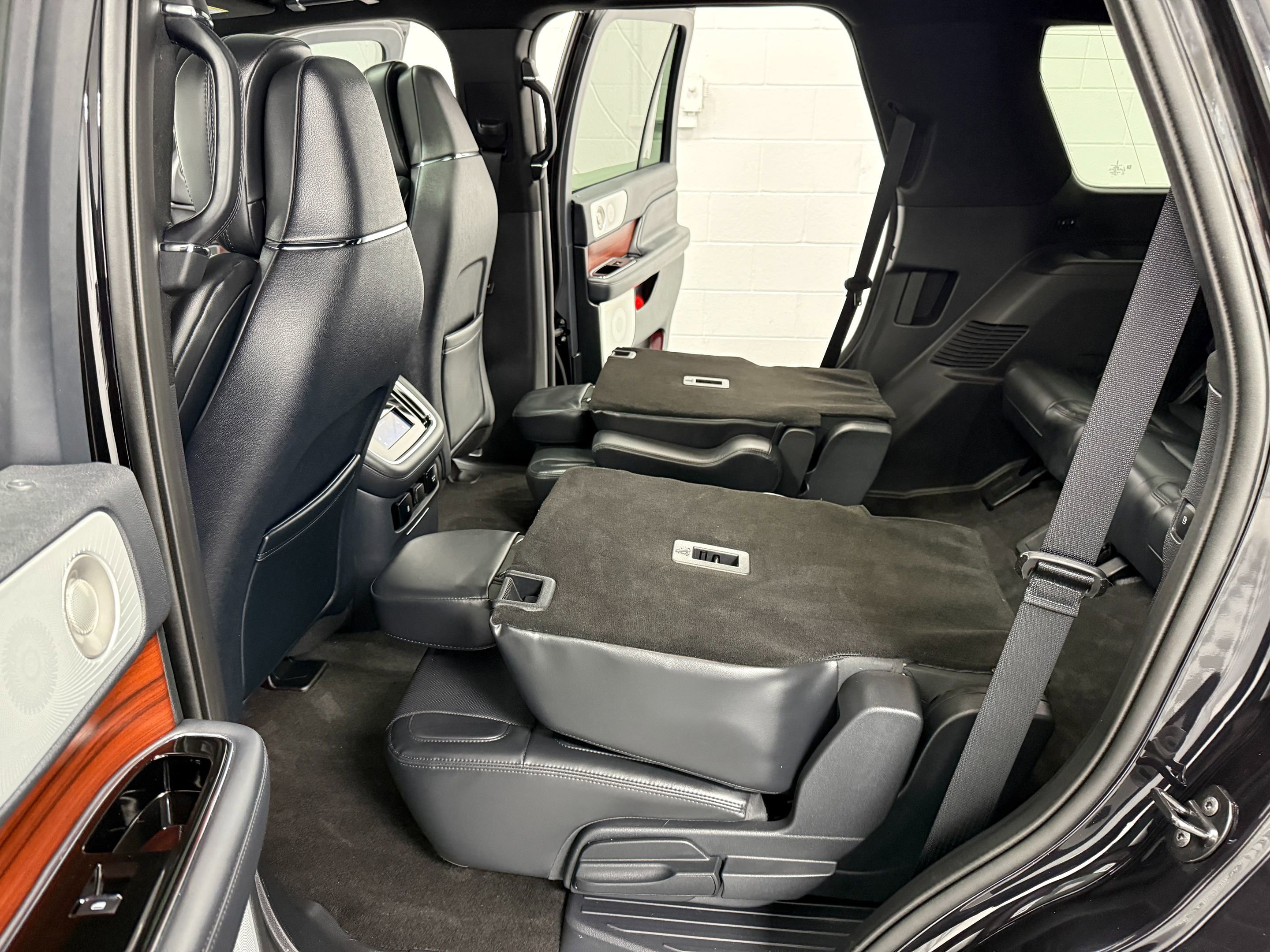 Used 2024 Lincoln Navigator Reserve w/ Equipment Group 201A AWD/4WD image 18