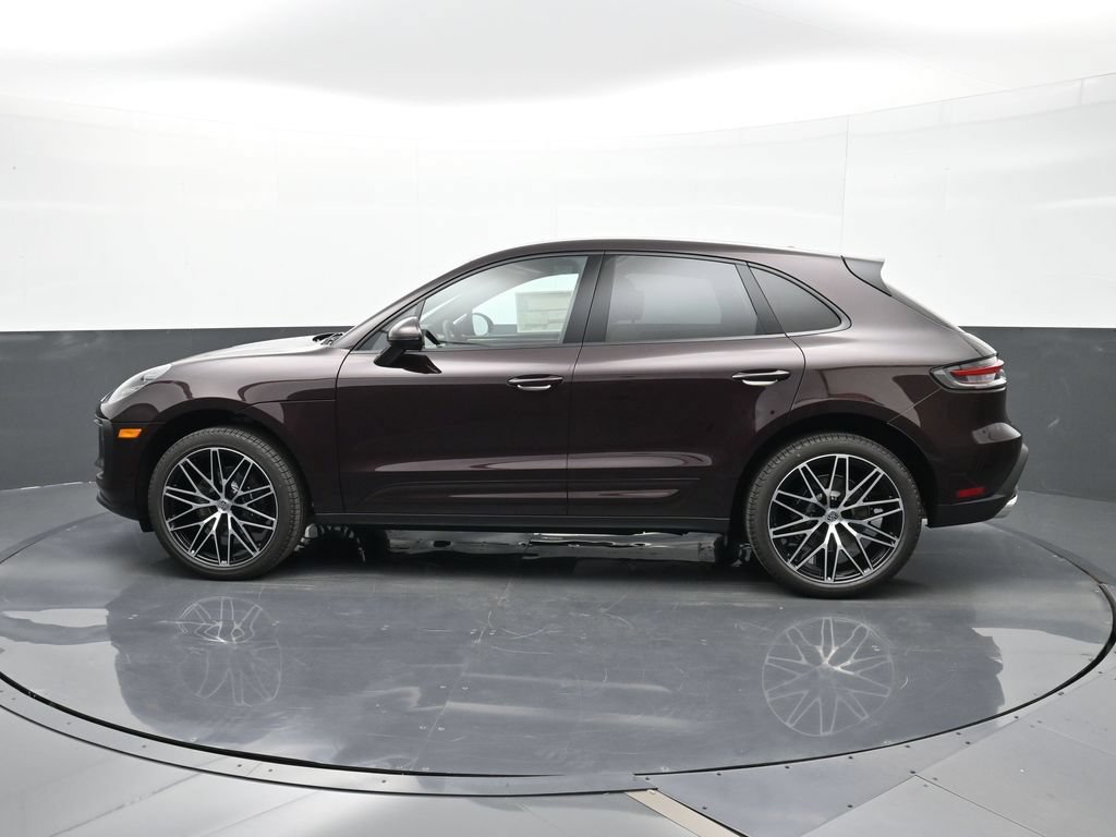 Certified 2026 Porsche Macan AWD/4WD image 2