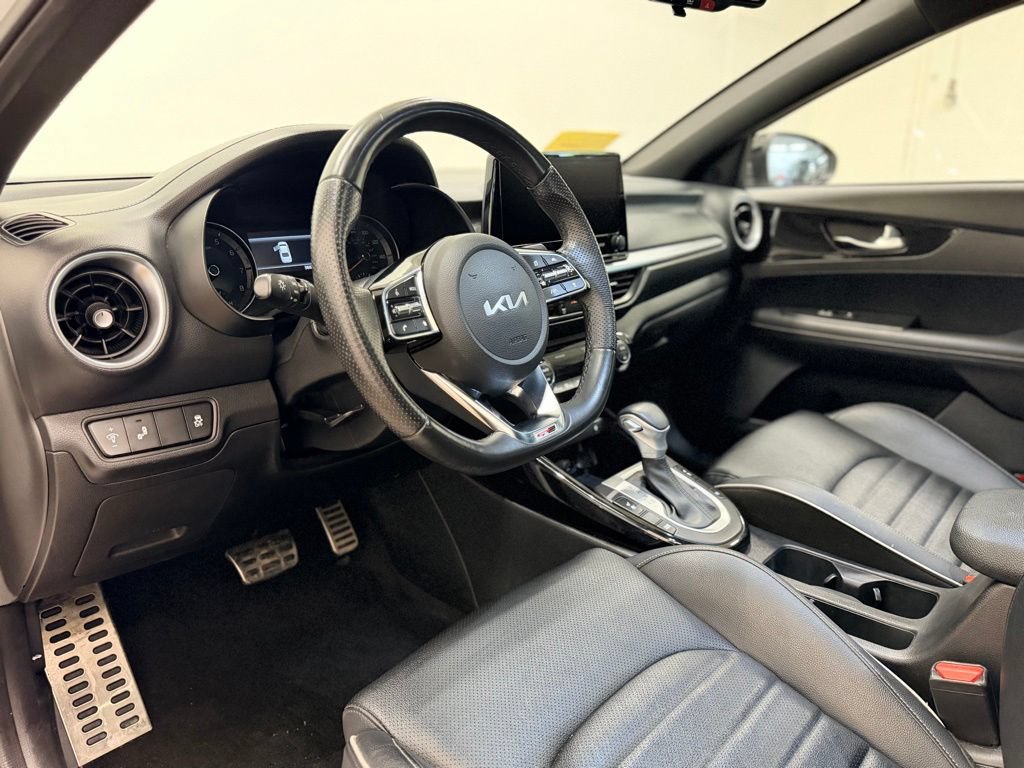 Used 2023 Kia Forte GT-Line w/ GT-Line Premium Package FWD image 12