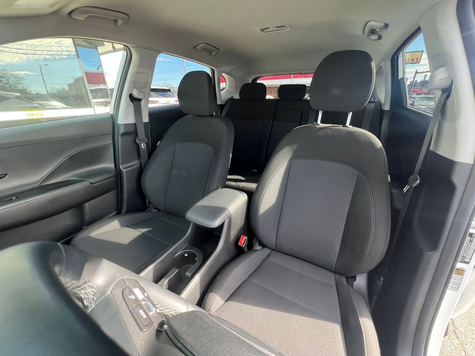 Used 2025 Hyundai Kona SEL image 36