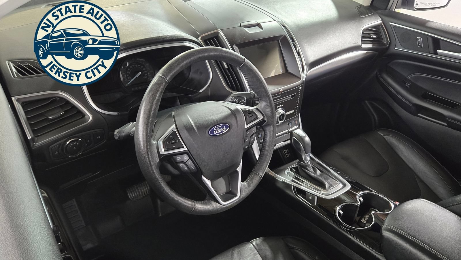 Used 2018 Ford Edge Titanium w/ Equipment Group 302A AWD/4WD image 11