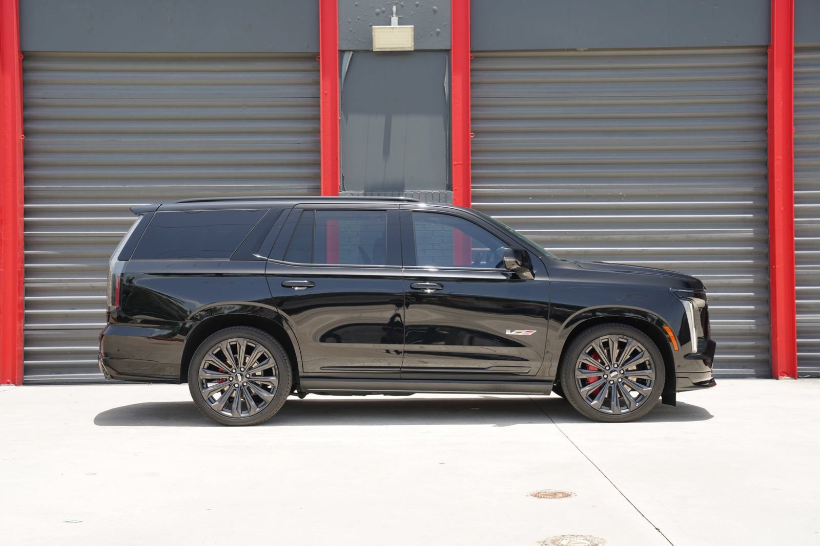 Used 2025 Cadillac Escalade V AWD/4WD image 6