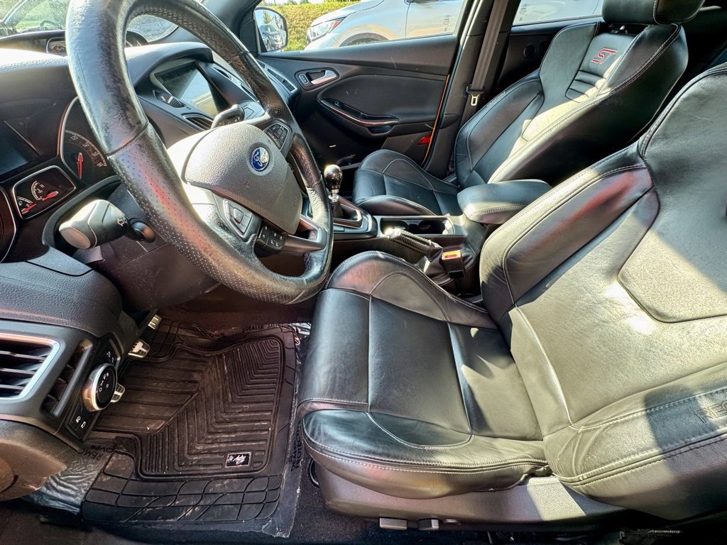 Used 2016 Ford Focus ST w/ Equipment Group 402A image 16