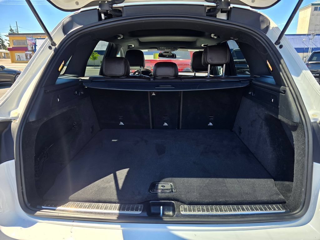Used 2018 Mercedes-Benz GLC 300 4MATIC image 14