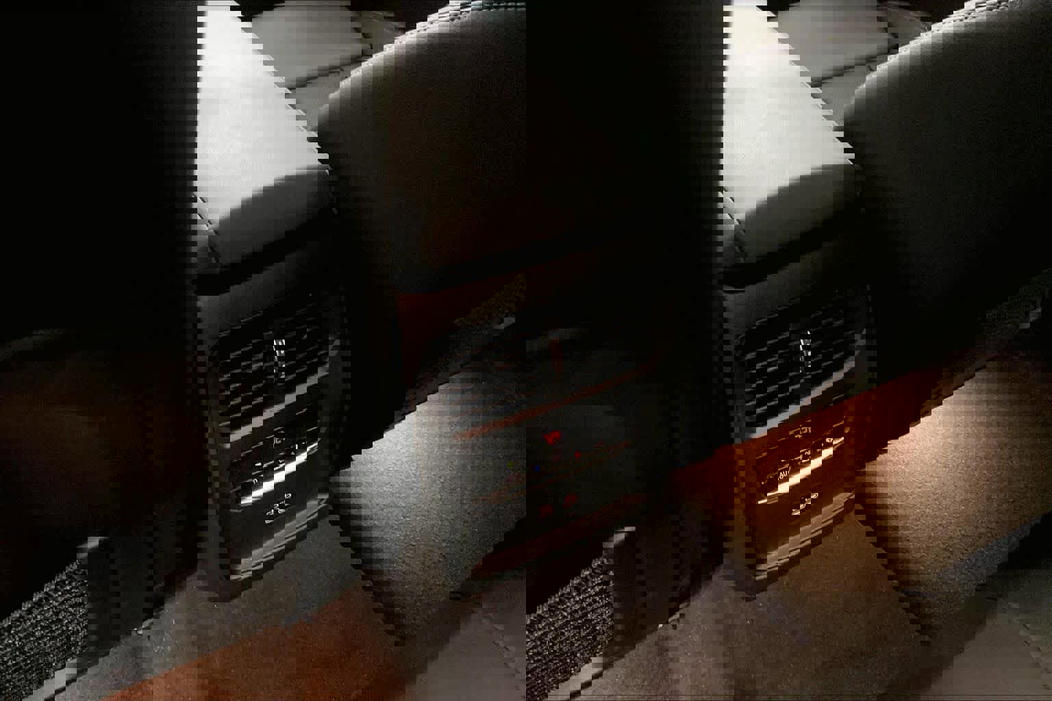 Used 2023 BMW 330e image 36