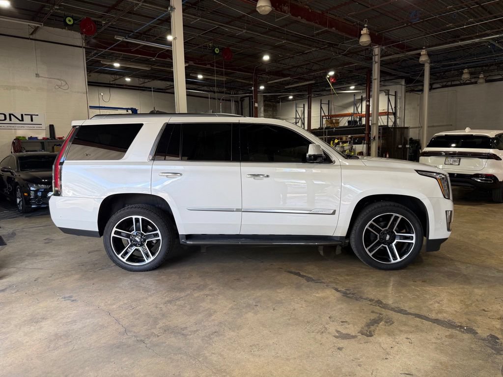 Used 2020 Cadillac Escalade Luxury AWD/4WD image 5