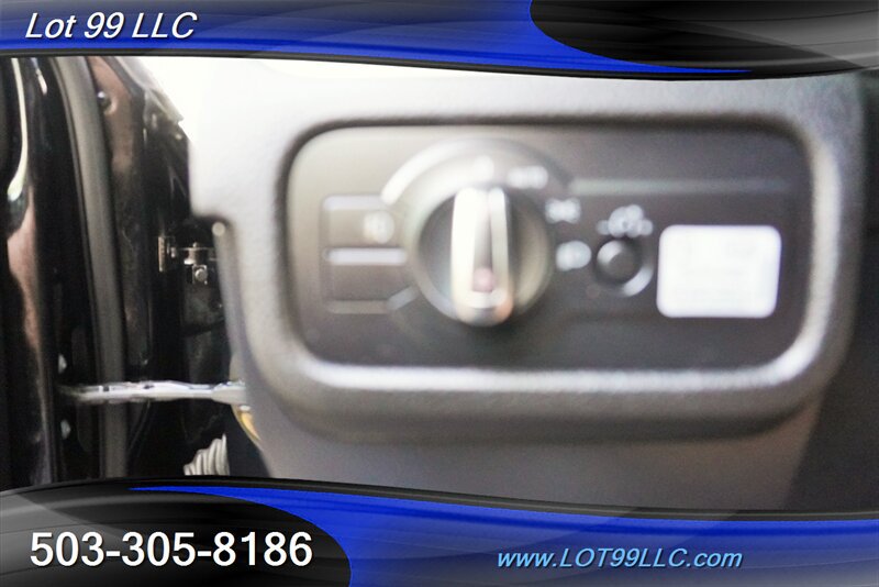 Used 2013 Volkswagen Touareg Executive AWD/4WD image 28