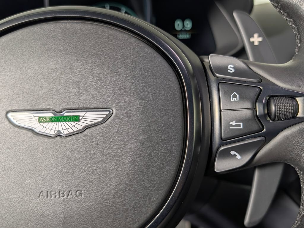 Used 2023 Aston Martin V8 Vantage Coupe image 30