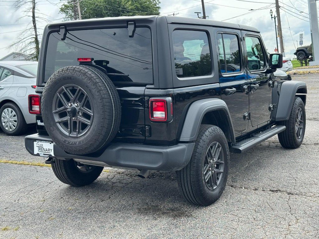 Used 2024 Jeep Wrangler Unlimited Sport AWD/4WD image 4