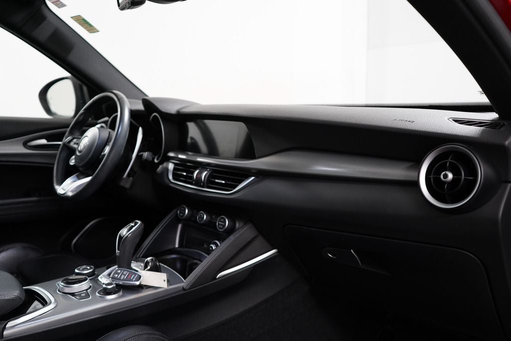 Used 2023 Alfa Romeo Stelvio Veloce AWD/4WD image 25