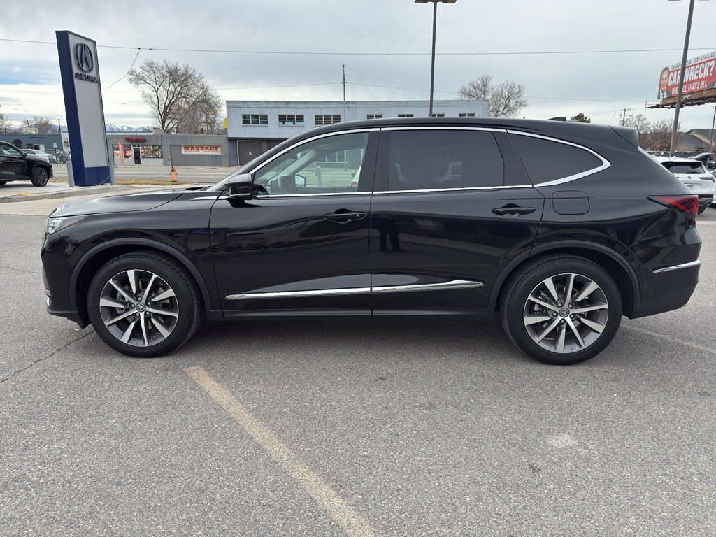 Used 2025 Acura MDX SH-AWD w/ Technology Package image 4