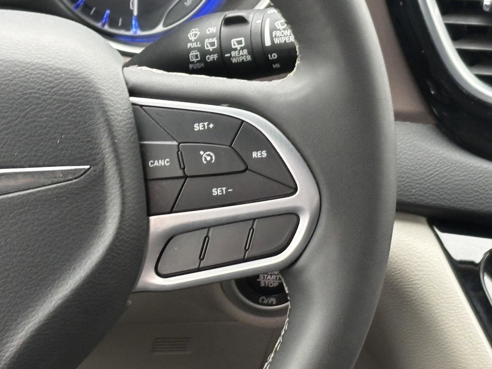 Used 2023 Chrysler Voyager LX image 12