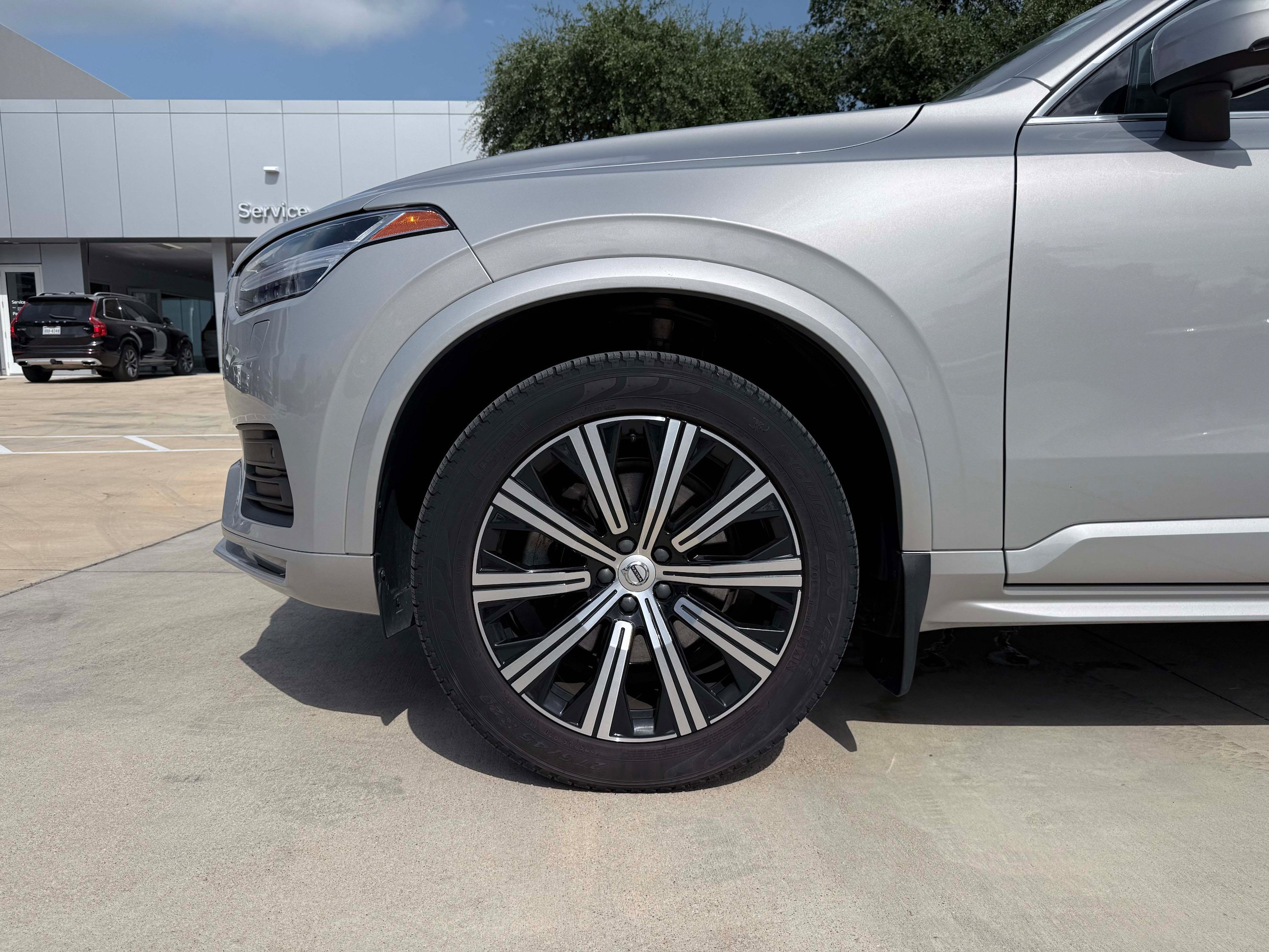 Certified 2023 Volvo XC90 B5 Core w/ Protection Package Premier AWD/4WD image 10
