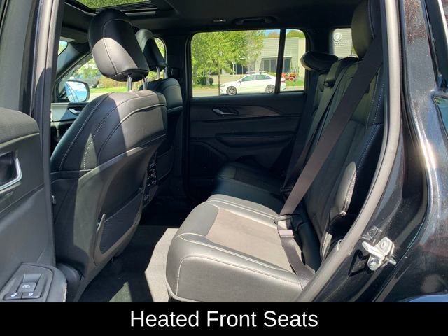 Used 2024 Jeep Grand Cherokee Altitude AWD/4WD image 29