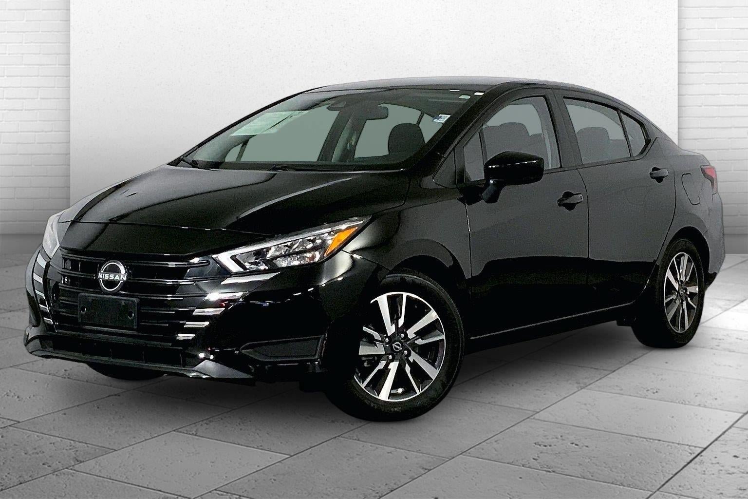 Used 2025 Nissan Versa SV FWD image 12