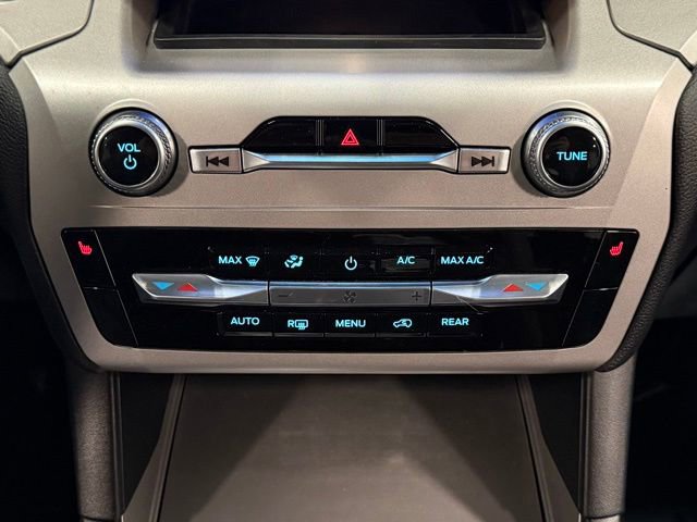 Used 2023 Ford Explorer XLT image 28