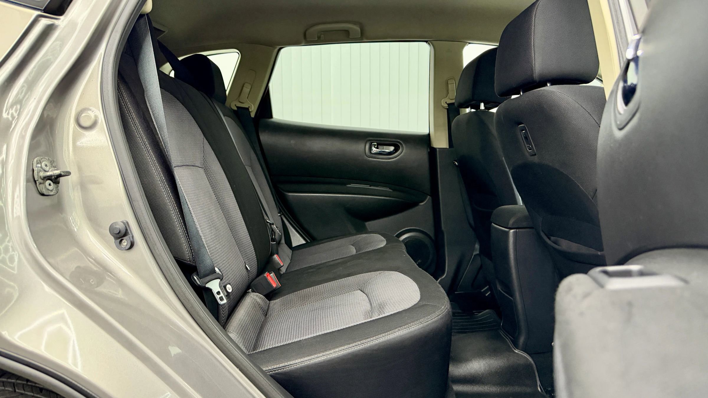 Used 2012 Nissan Rogue SV image 12