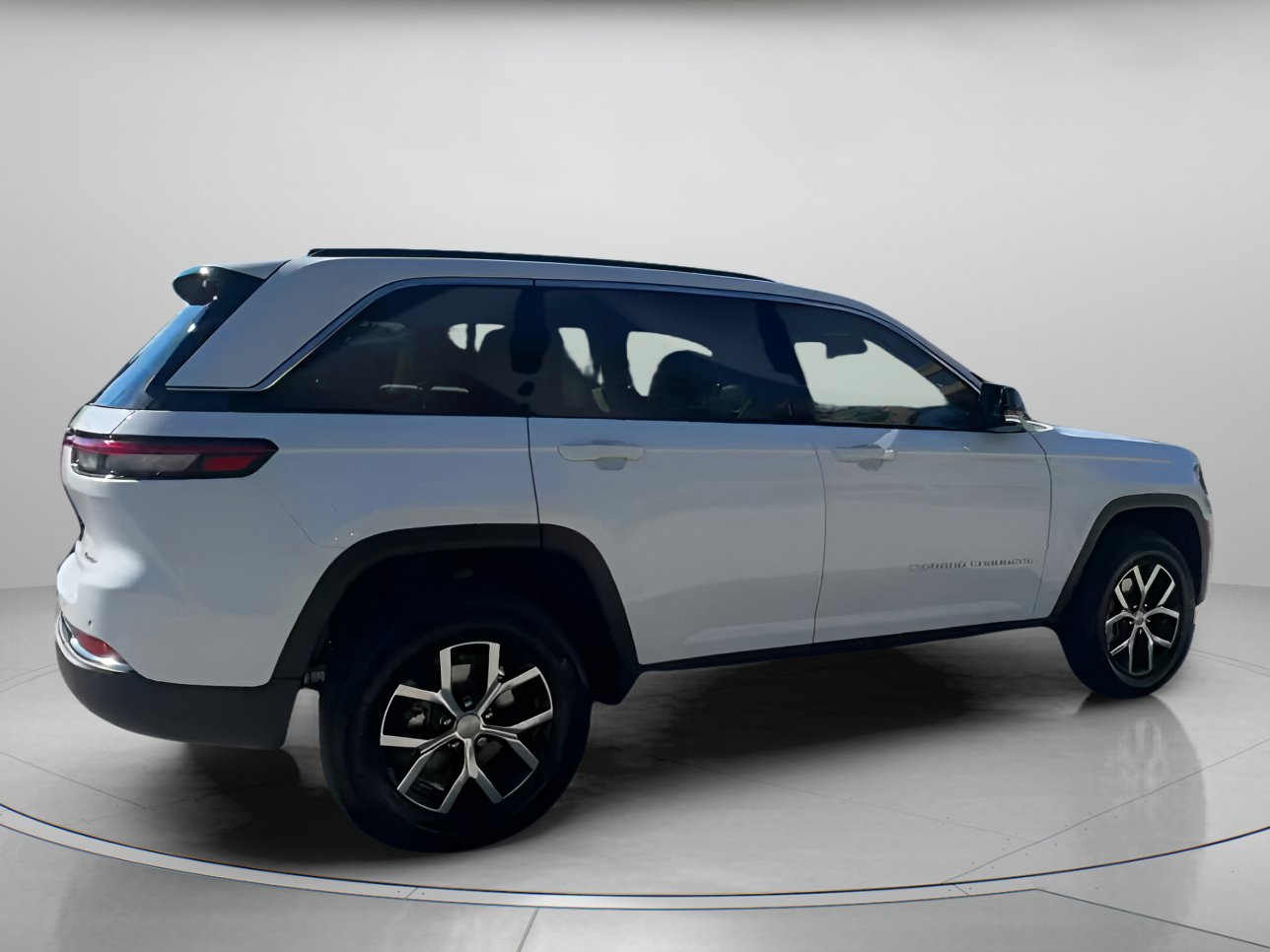 Used 2025 Jeep Grand Cherokee Limited w/ Trailer Tow Package image 29