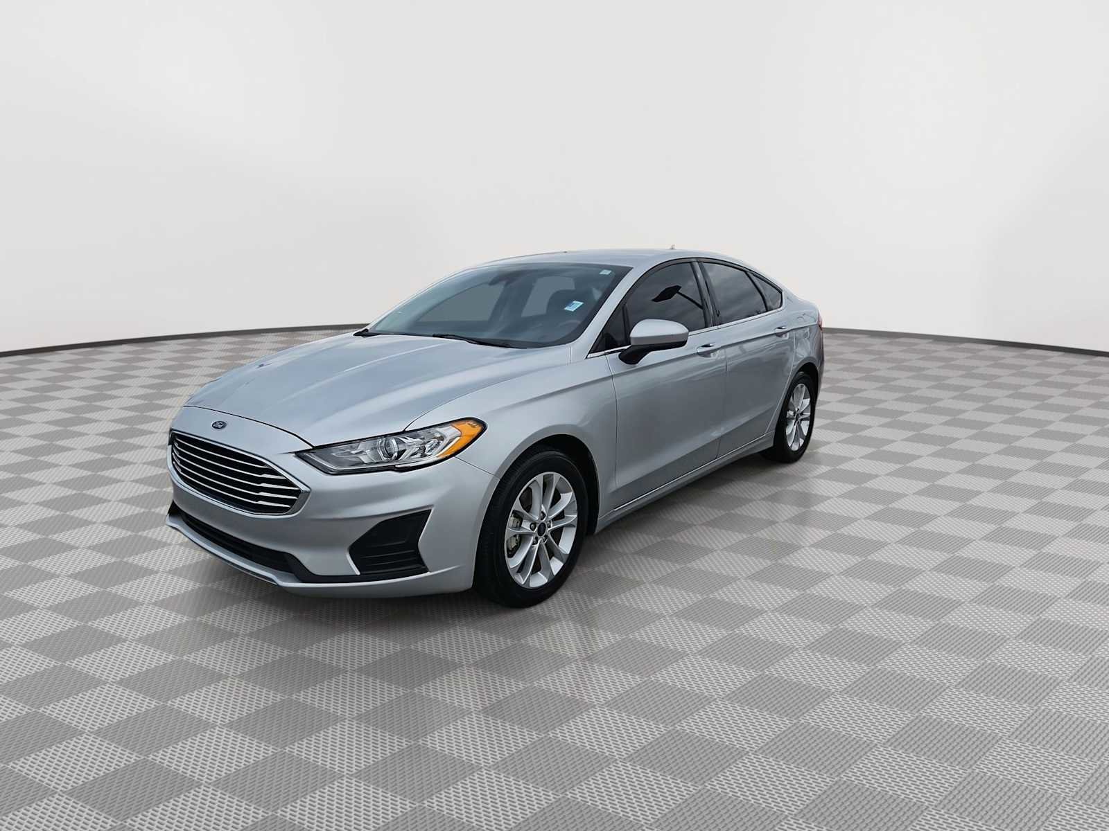Used 2019 Ford Fusion SE image 4