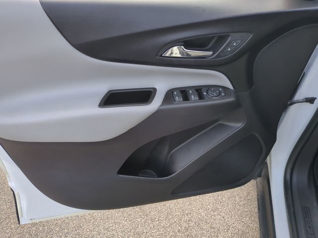 Used 2022 Chevrolet Equinox LS w/ LS Convenience Package image 12