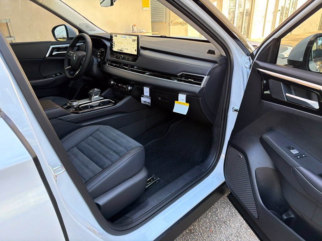 New 2026 Mitsubishi Outlander SE FWD image 23