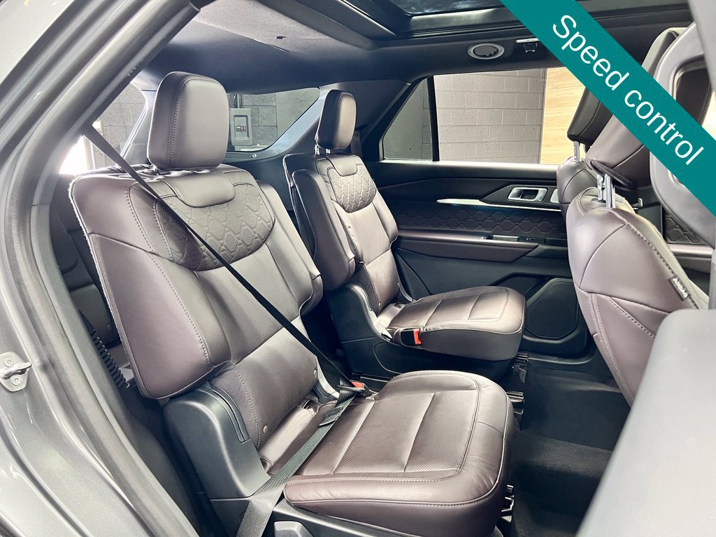 Used 2026 Ford Explorer Platinum w/ LUX Leather Package AWD/4WD image 16