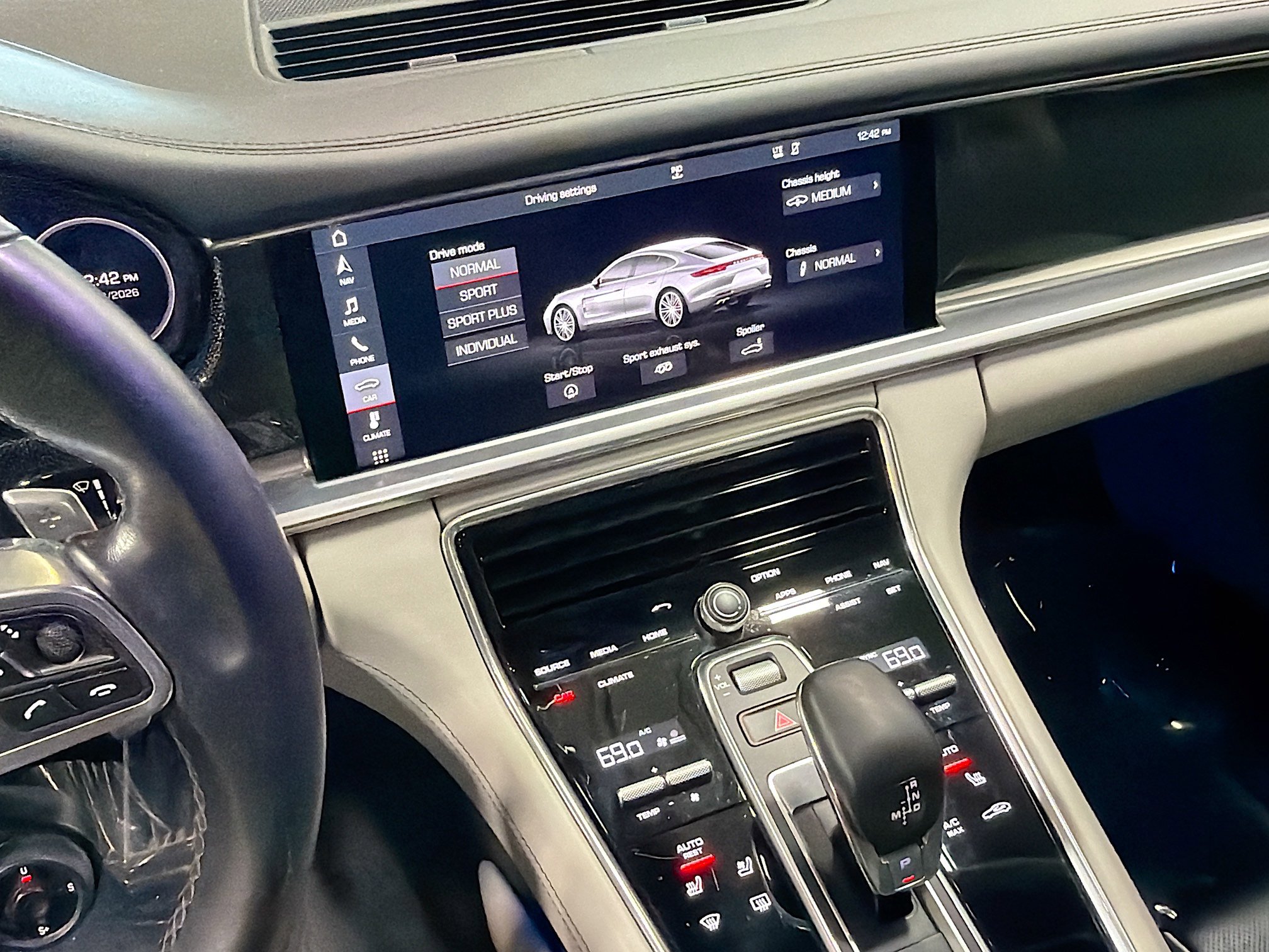 Used 2020 Porsche Panamera GTS image 27