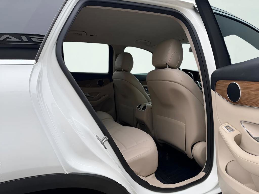 Used 2018 Mercedes-Benz GLC 350e 4MATIC image 28