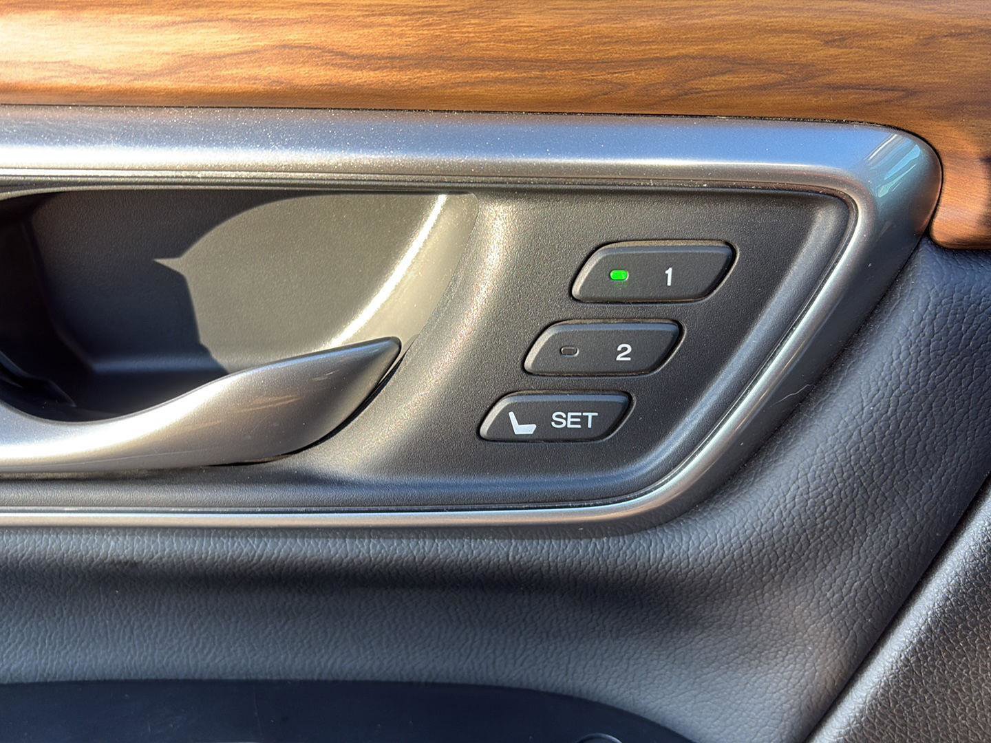 Used 2019 Honda CR-V Touring image 8