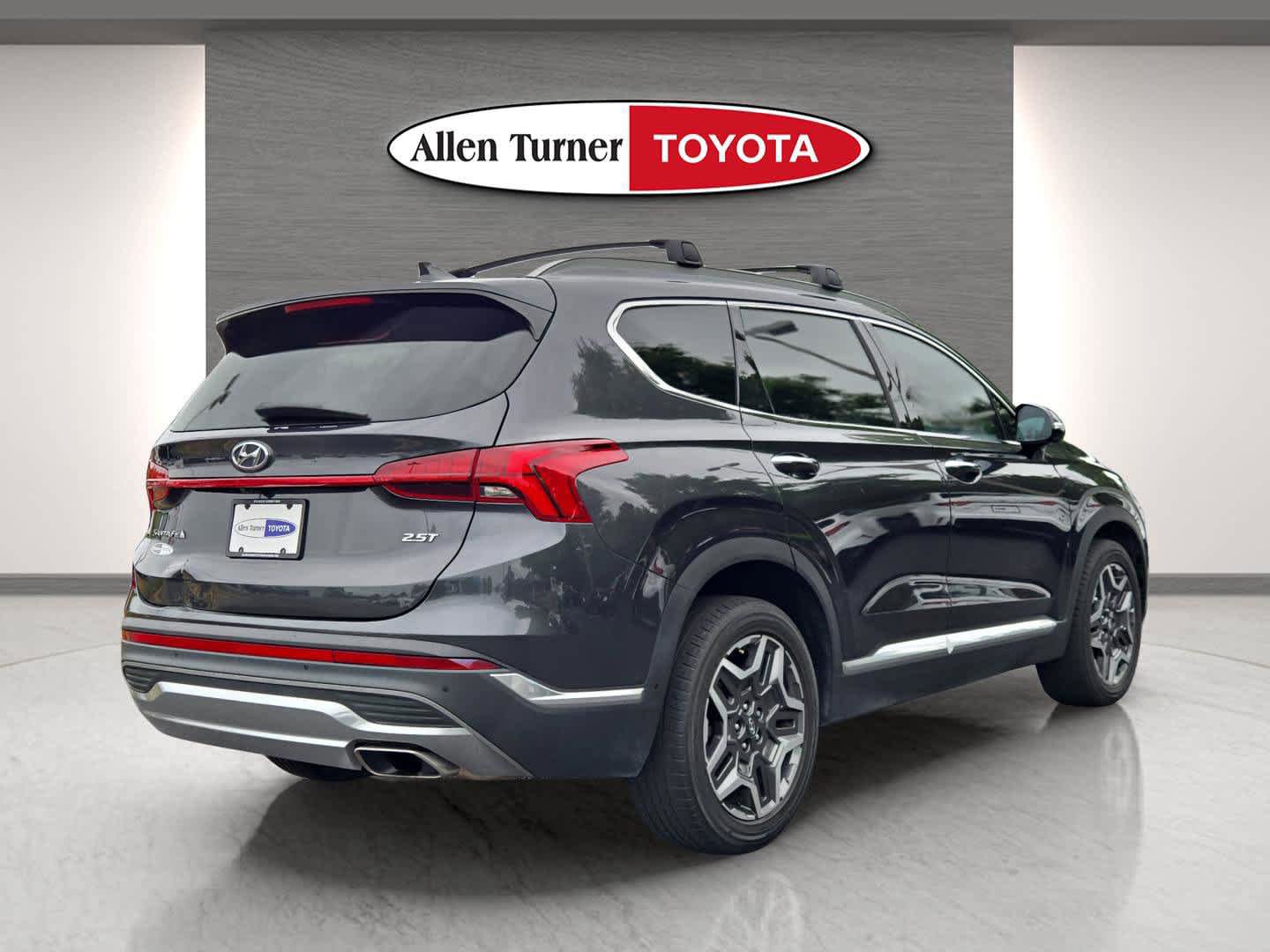 Used 2022 Hyundai Santa Fe Limited FWD image 6