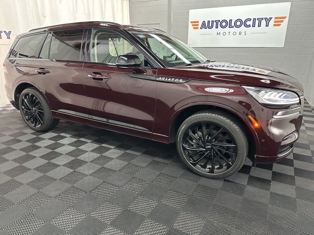 Used 2023 Lincoln Aviator Reserve w/ Equipment Group 201A AWD/4WD image 3