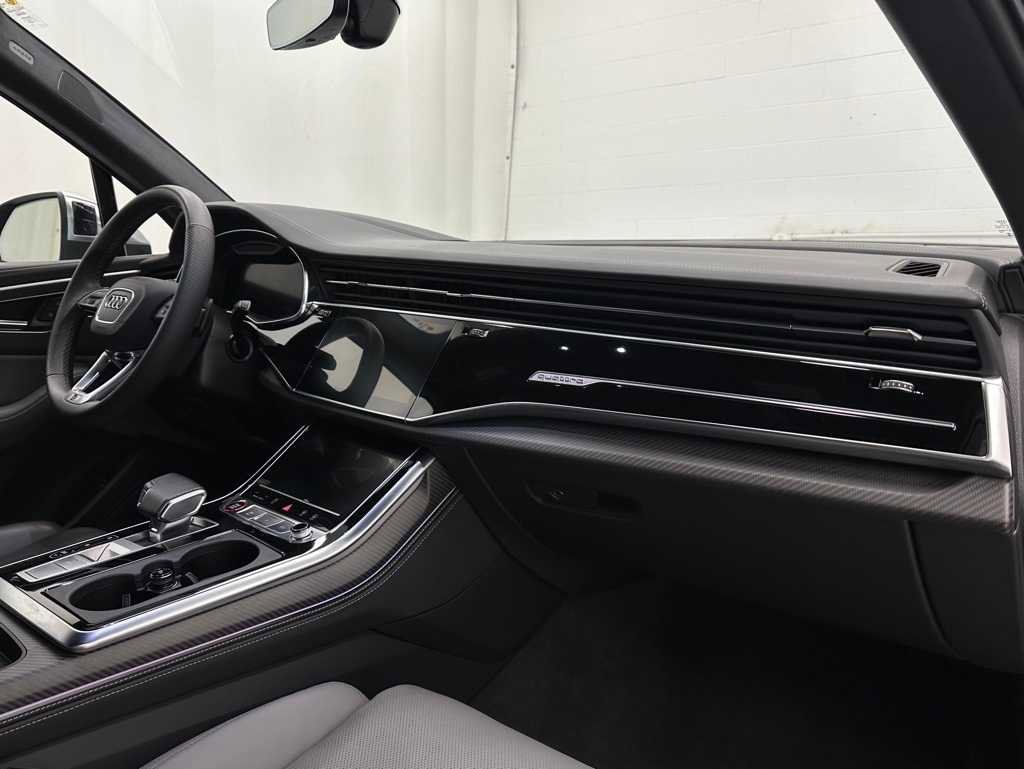 Used 2025 Audi SQ7 Prestige w/ Prestige Package image 18