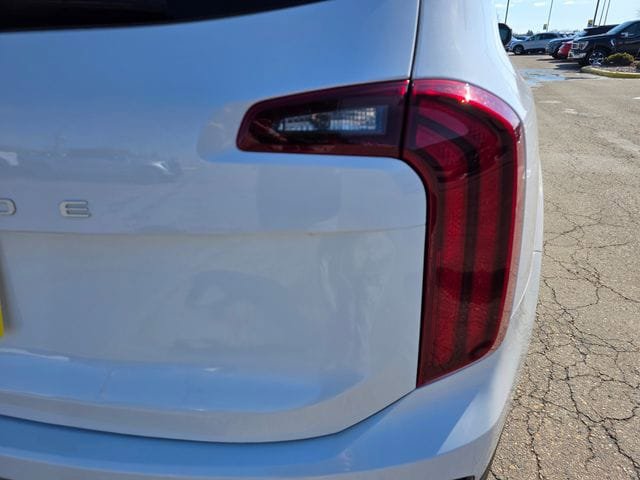 Used 2025 Kia Telluride S FWD image 9