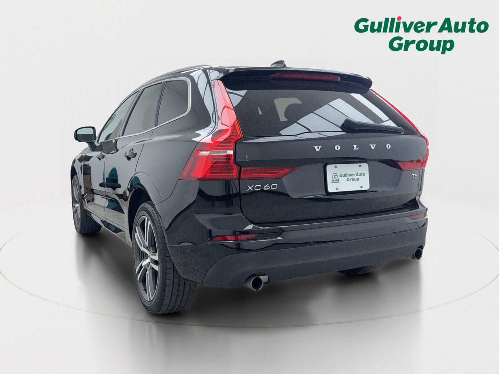 Used 2019 Volvo XC60 T5 Momentum w/ Multimedia Package FWD image 5