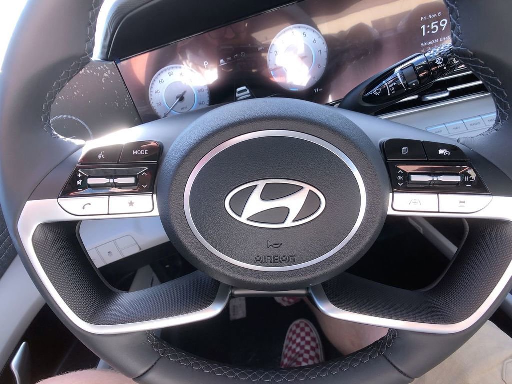 New 2025 Hyundai Elantra Limited image 15