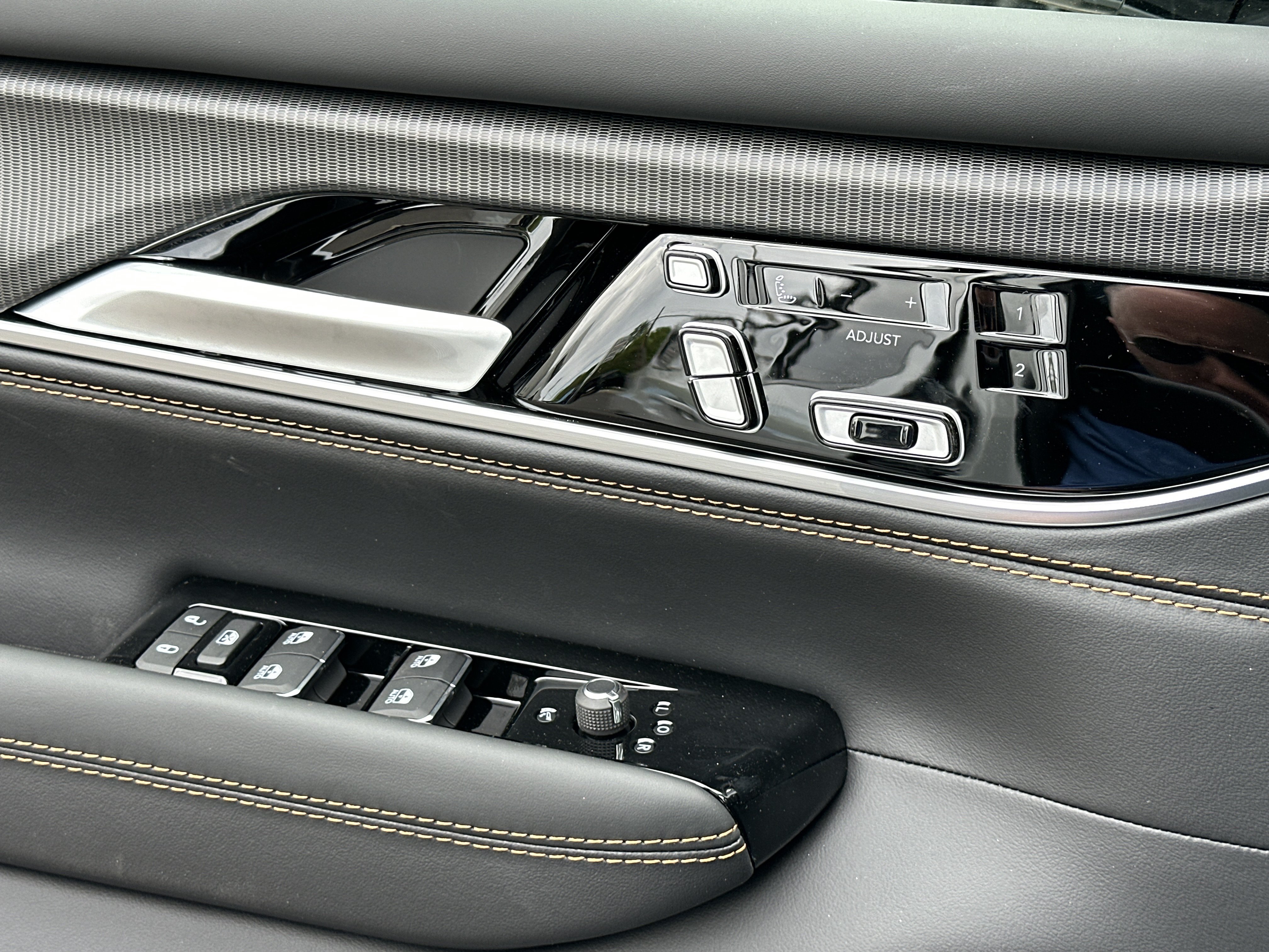 New 2026 Jeep Grand Wagoneer L Summit AWD/4WD image 15