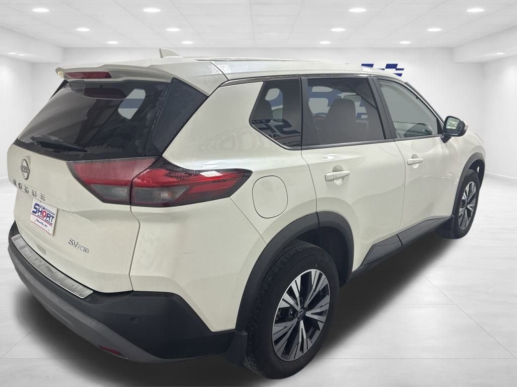 Used 2023 Nissan Rogue SV image 4
