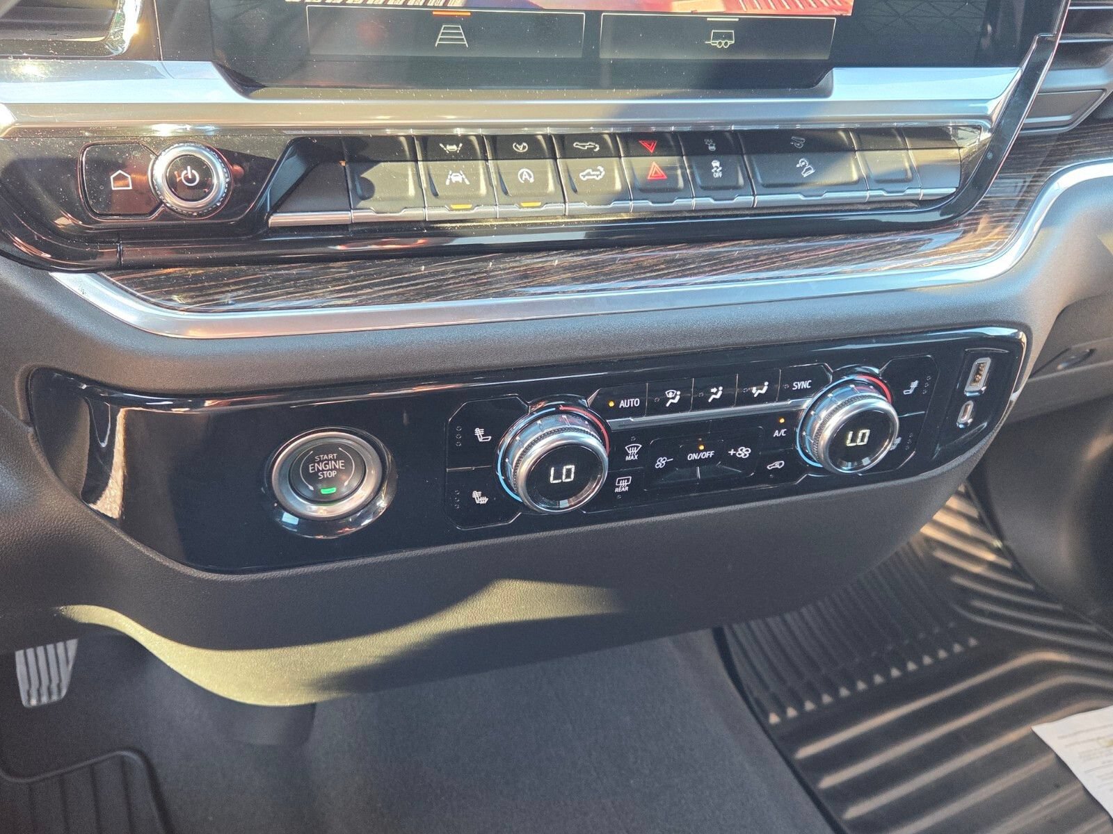 Used 2022 GMC Sierra 1500 SLE w/ X31 Off-Road Package AWD/4WD image 22