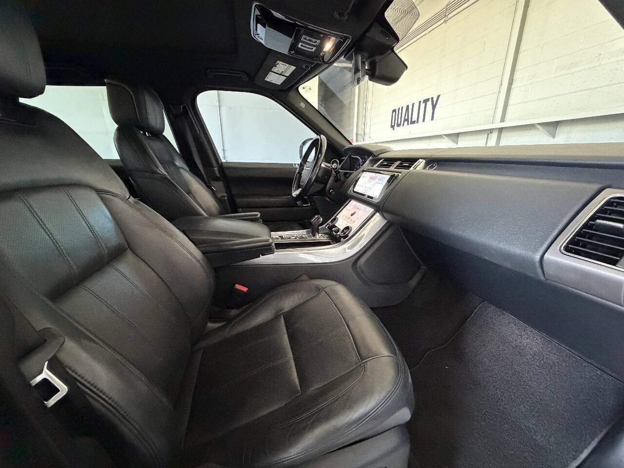 Used 2018 Land Rover Range Rover Sport HSE AWD/4WD image 21