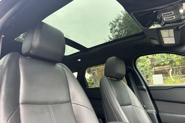 Certified 2025 Land Rover Range Rover Velar Dynamic SE AWD/4WD image 15