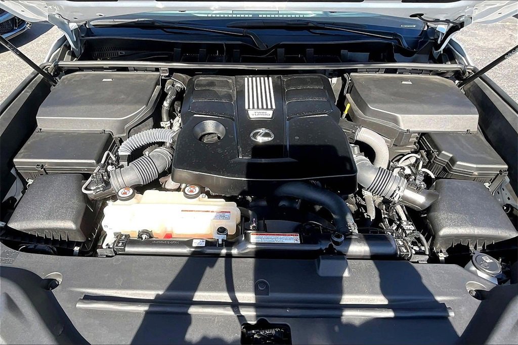 Used 2023 Lexus LX 600 4WD w/ Premium Package image 30