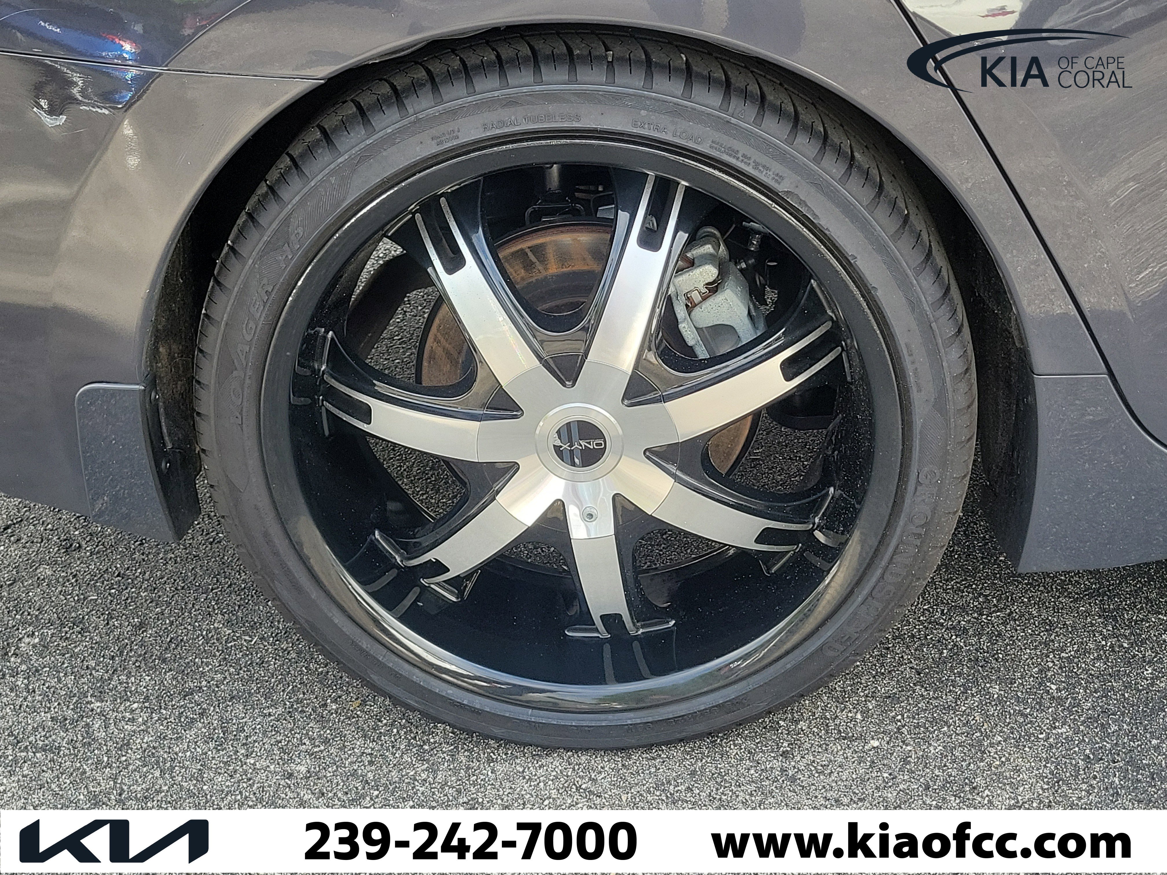 Used 2021 Nissan Maxima Platinum w/ 40th Anniversary Package FWD image 9