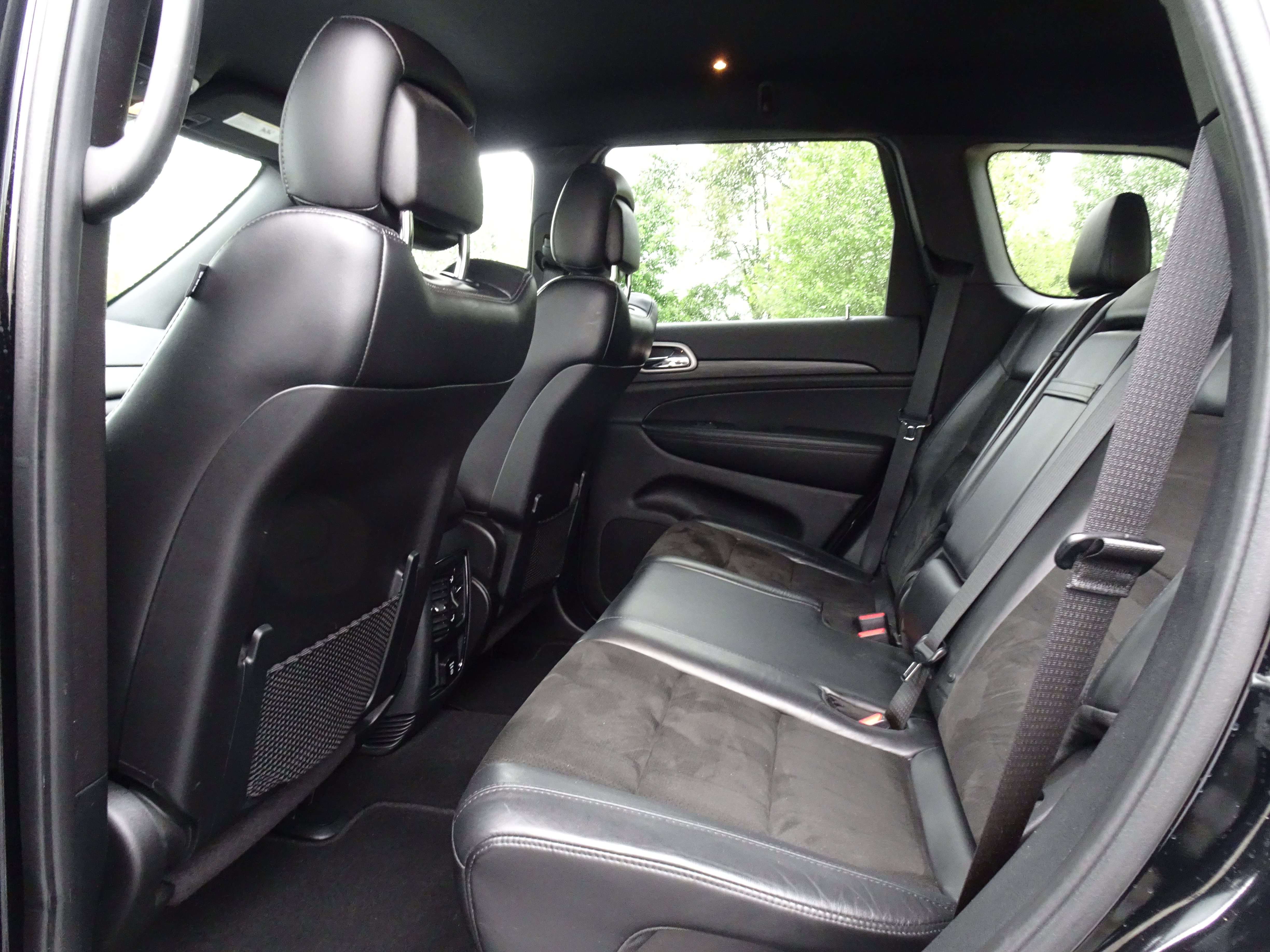 Used 2020 Jeep Grand Cherokee Altitude AWD/4WD image 23