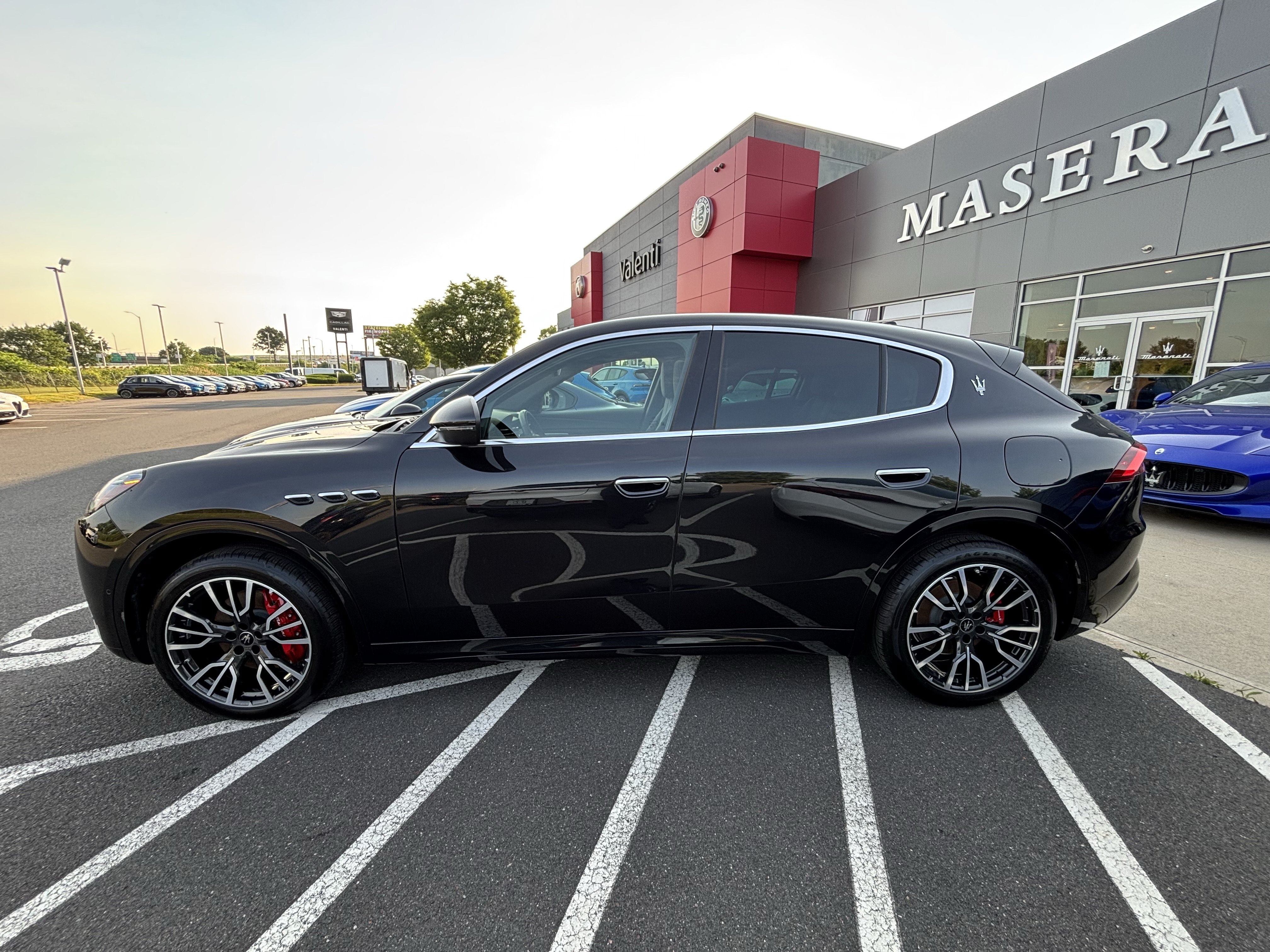 Used 2025 Maserati Grecale Folgore AWD/4WD image 5