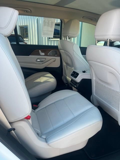 Used 2025 Mercedes-Benz GLS 450 4MATIC image 14