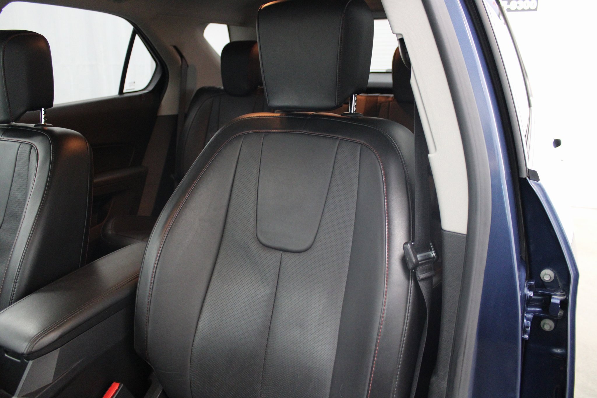 Used 2016 Chevrolet Equinox LTZ w/ Enhanced Convenience Package image 17